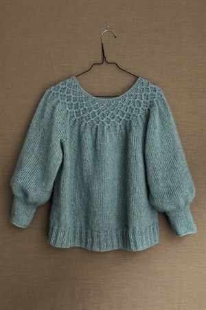 200 BEAUTIFUL SMOCK SWEATER FR PDF